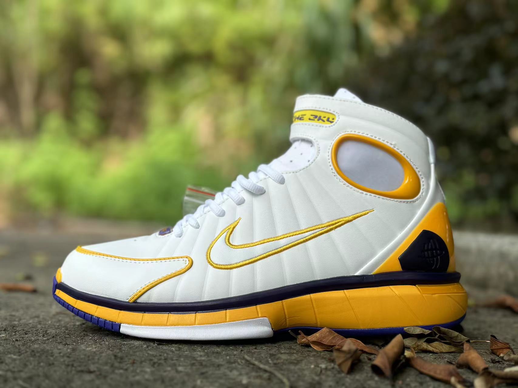 Nike Air Zoom Huarache 2K4 kobe Lakers away